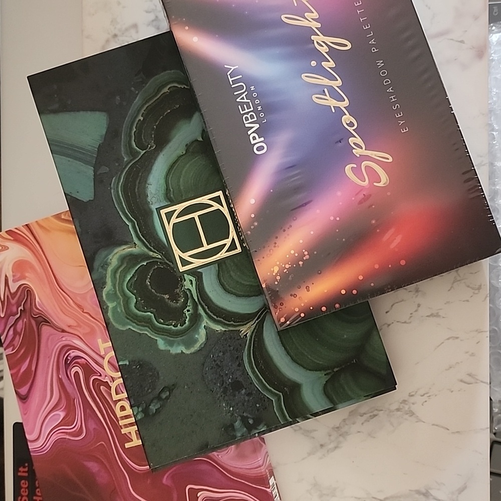 Bundle of three palettes